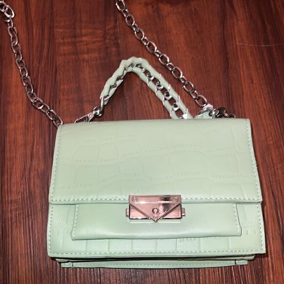 Brand NEW White Leather Crossbody Bag Woven Chain Top Handle NWT - Snap Closure - Picture 7 of 14